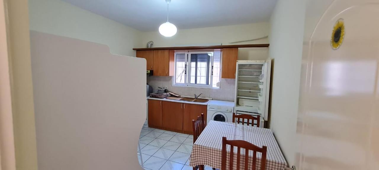 Thano Apartments Vlorë Esterno foto